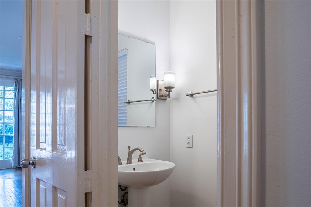 5563 Beverlyhill Street, Houston, Texas image 12