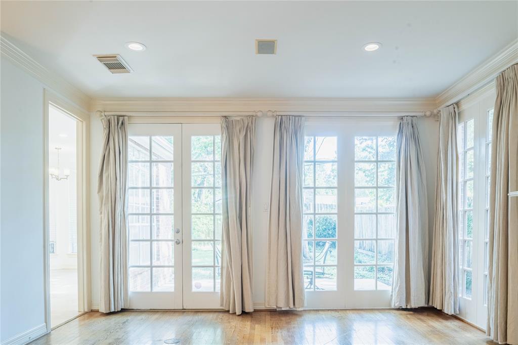 5563 Beverlyhill Street, Houston, Texas image 6