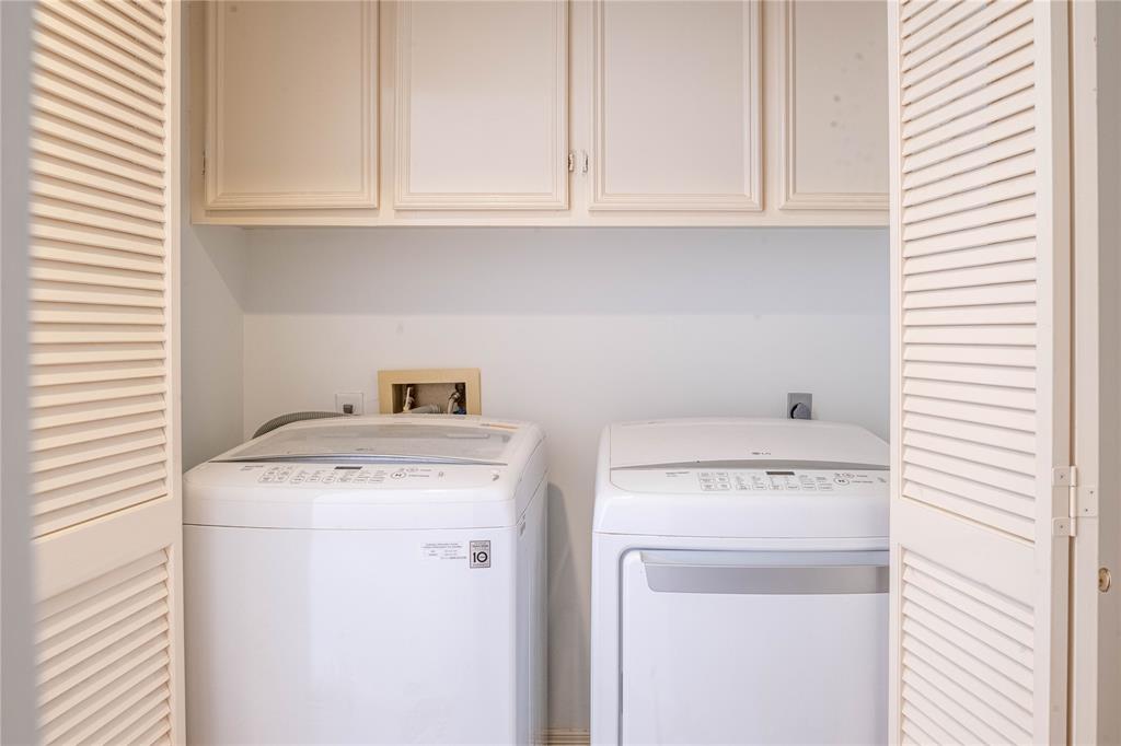 5563 Beverlyhill Street, Houston, Texas image 13