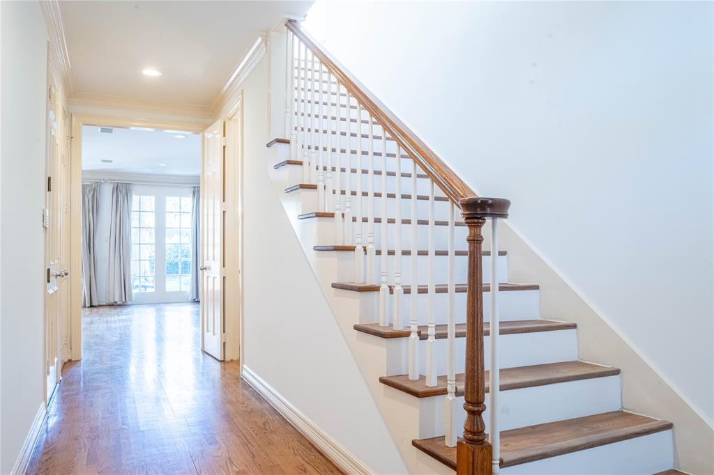 5563 Beverlyhill Street, Houston, Texas image 3
