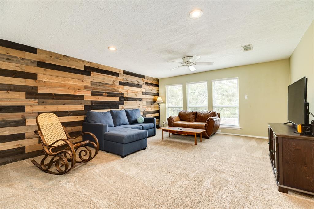 325 Huckleberry Drive, Lake Jackson, Texas image 36