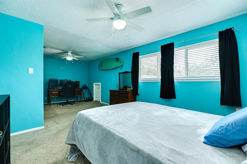 325 Huckleberry Drive, Lake Jackson, Texas image 40
