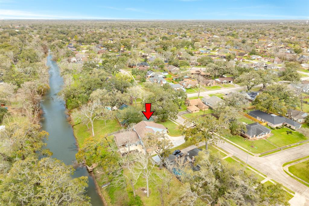 325 Huckleberry Drive, Lake Jackson, Texas image 45
