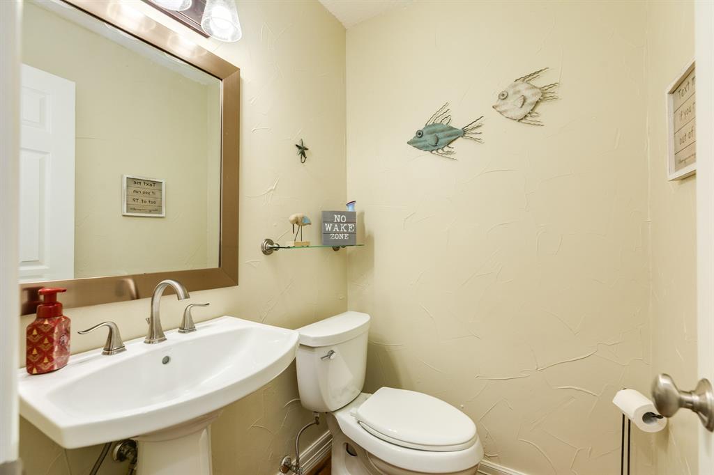 325 Huckleberry Drive, Lake Jackson, Texas image 30
