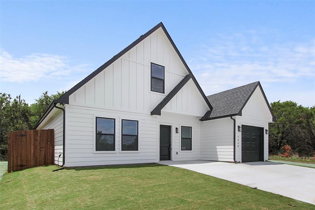 5848 Black Pine Circle, Granbury, Texas image 2