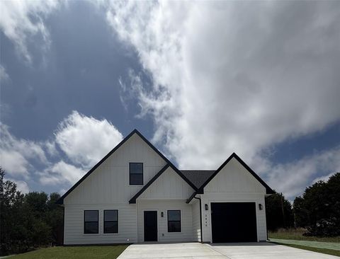 5848 Black Pine Circle Granbury TX 76048