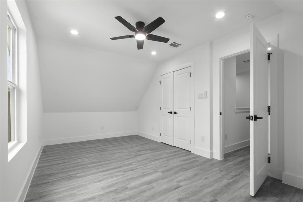 5848 Black Pine Circle, Granbury, Texas image 21