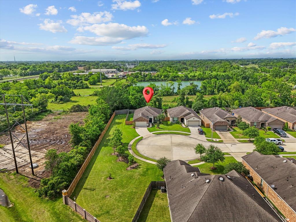 651 Tenuta Lane, League City, Texas image 4