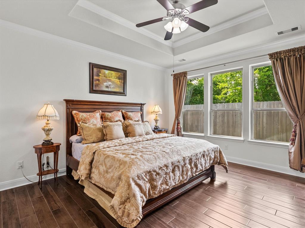 651 Tenuta Lane, League City, Texas image 16