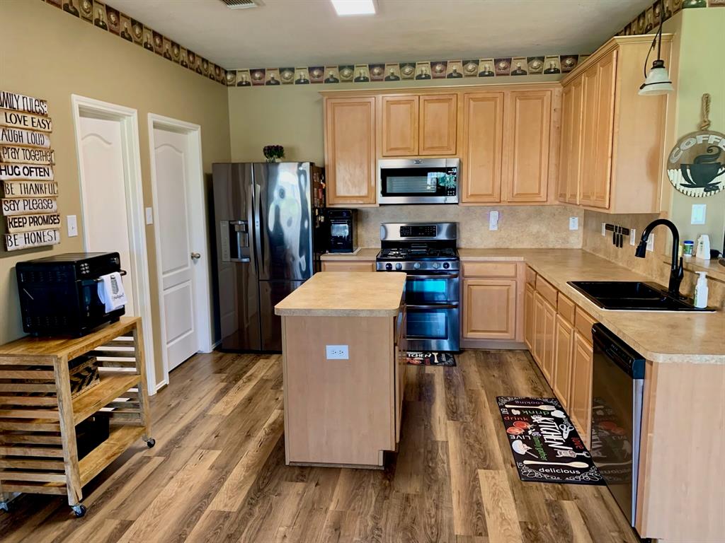 5004 Colmesneil Street, Pearland, Texas image 26