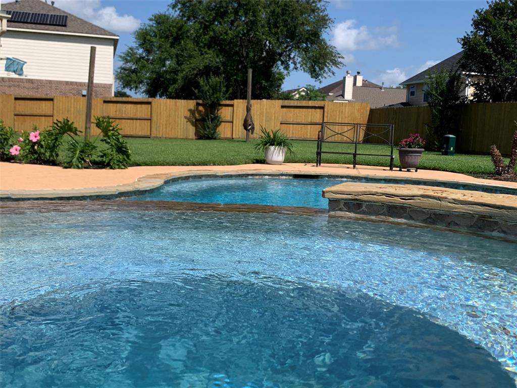 5004 Colmesneil Street, Pearland, Texas image 3