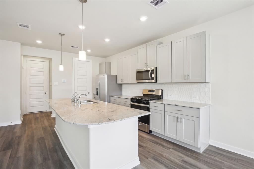 4106 Glowing Hearth Drive, Houston, Texas image 10