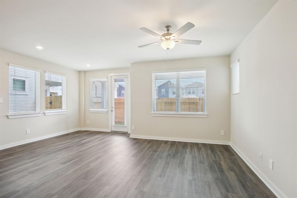 4106 Glowing Hearth Drive, Houston, Texas image 4