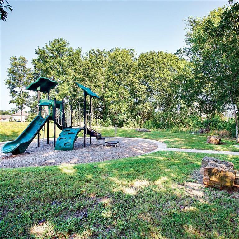 4818 Summer Place Court, Fulshear, Texas image 3