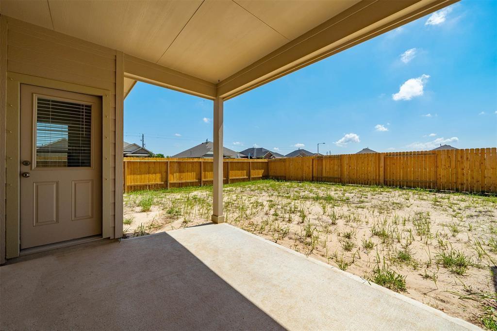2131 Sanders Brook Drive, Baytown, Texas image 22