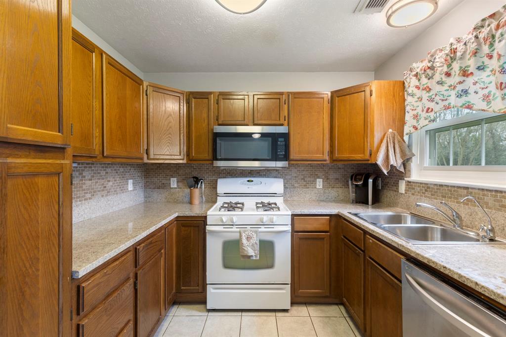 13035 Belgrave Drive, Cypress, Texas image 42