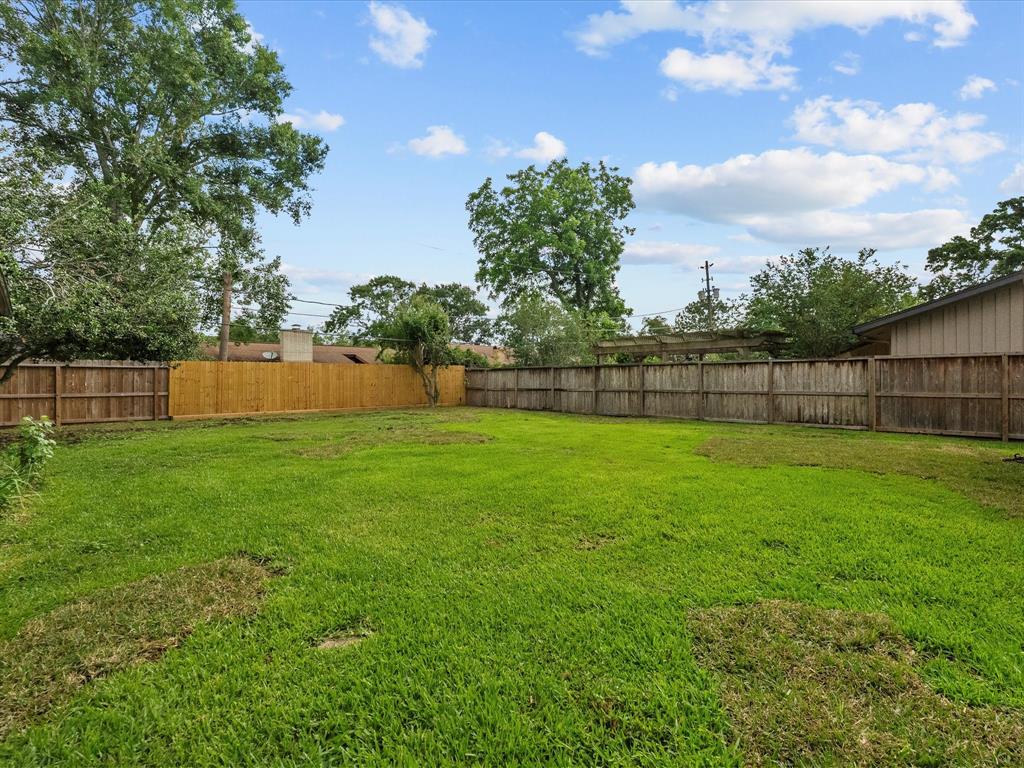 110 Harborcrest Drive, Taylor Lake Village, Texas image 37