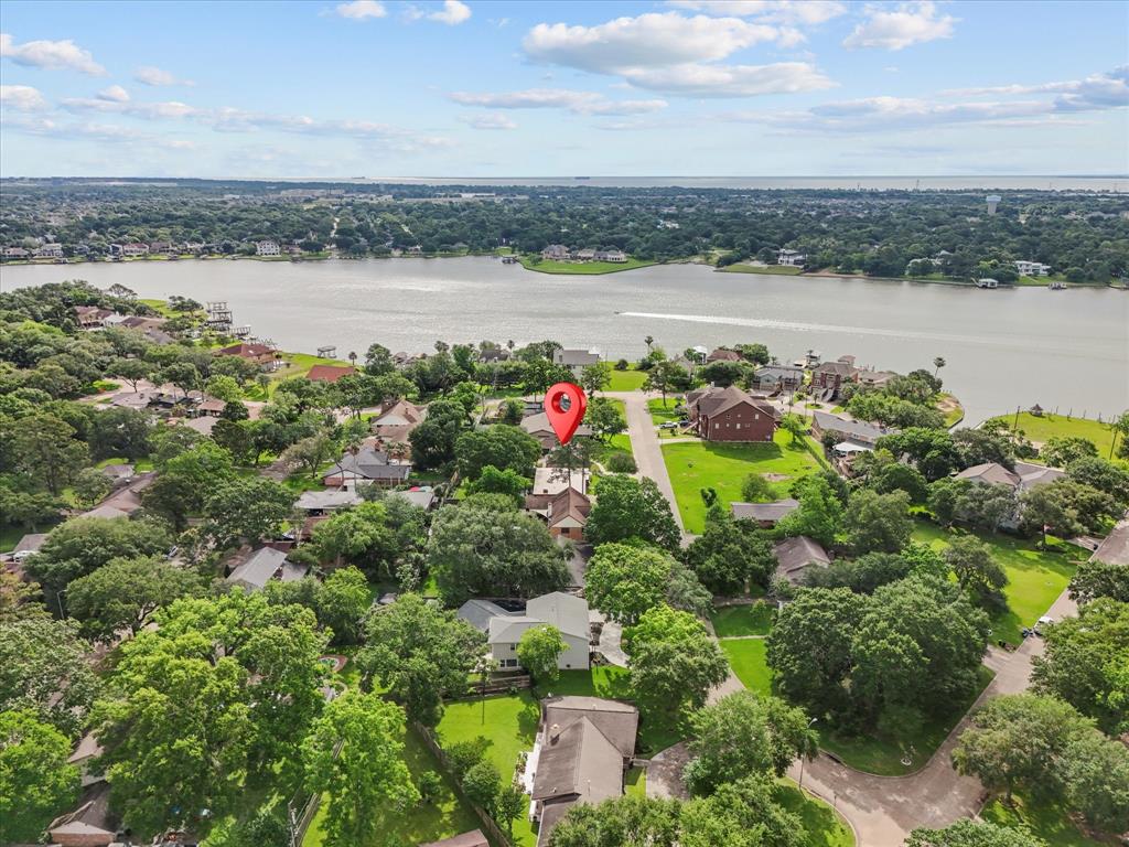 110 Harborcrest Drive, Taylor Lake Village, Texas image 6