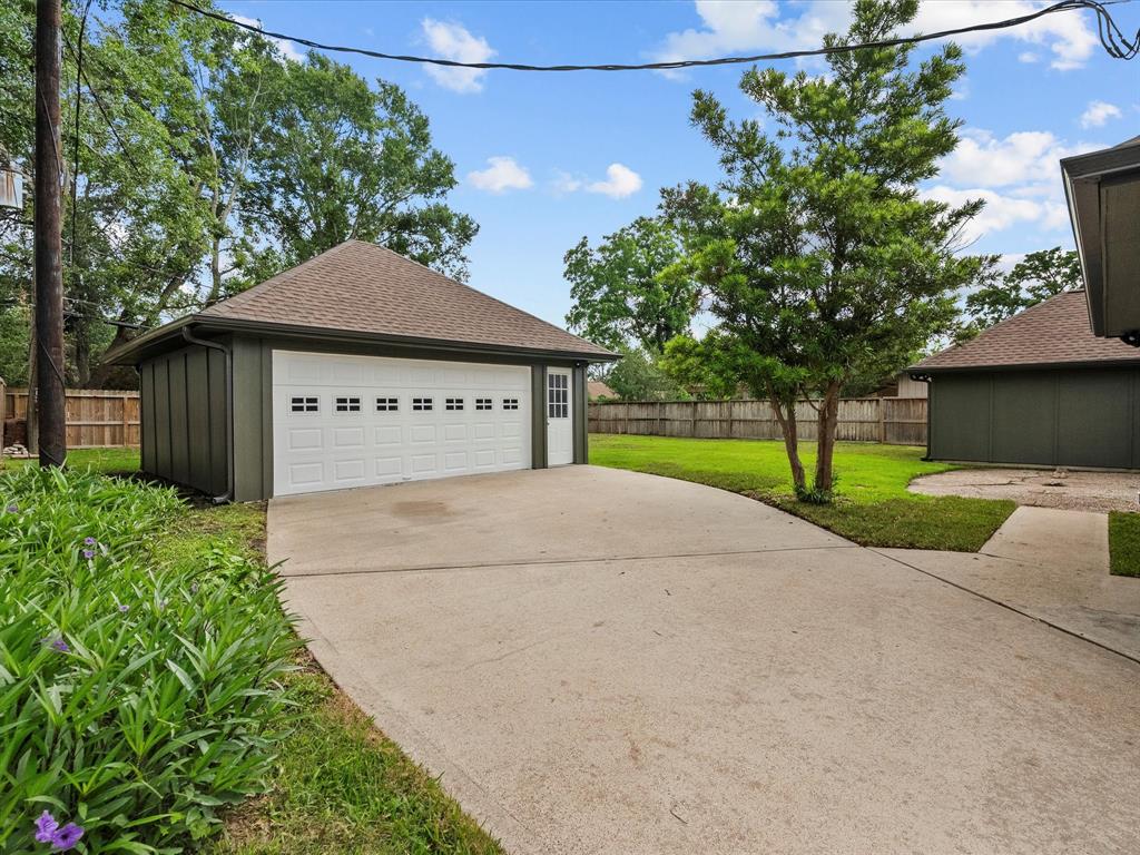 110 Harborcrest Drive, Taylor Lake Village, Texas image 36