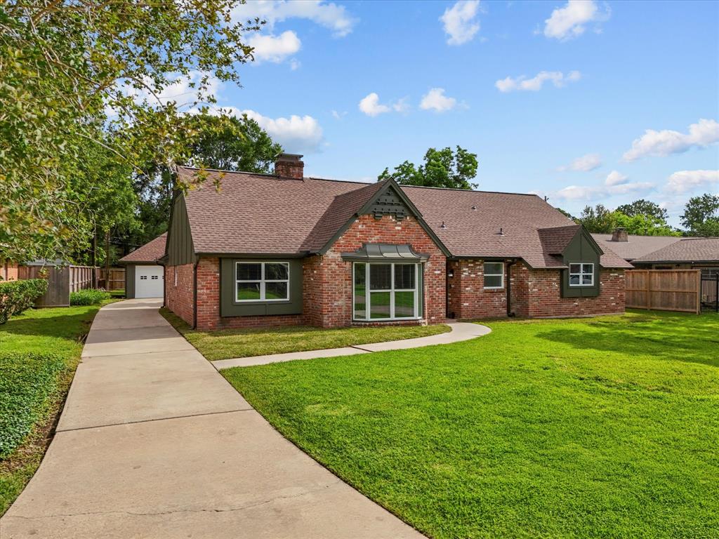 110 Harborcrest Drive