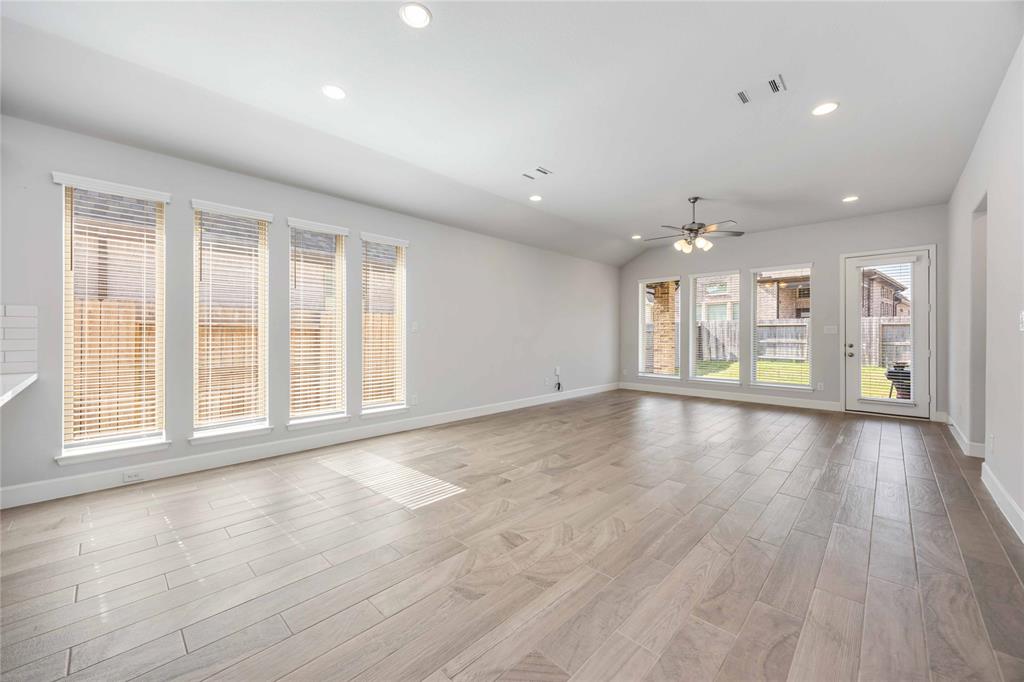 15711 Autumn Sun Court, Conroe, Texas image 9