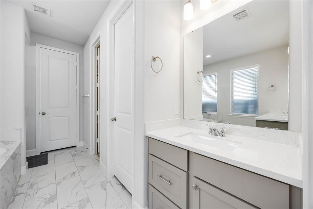 15711 Autumn Sun Court, Conroe, Texas image 18