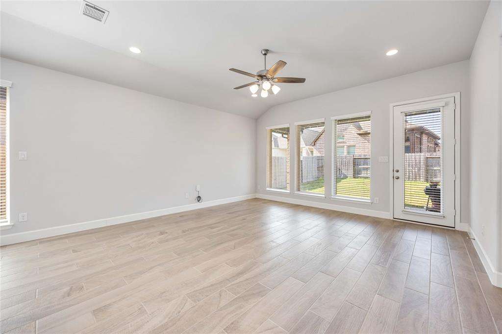 15711 Autumn Sun Court, Conroe, Texas image 11