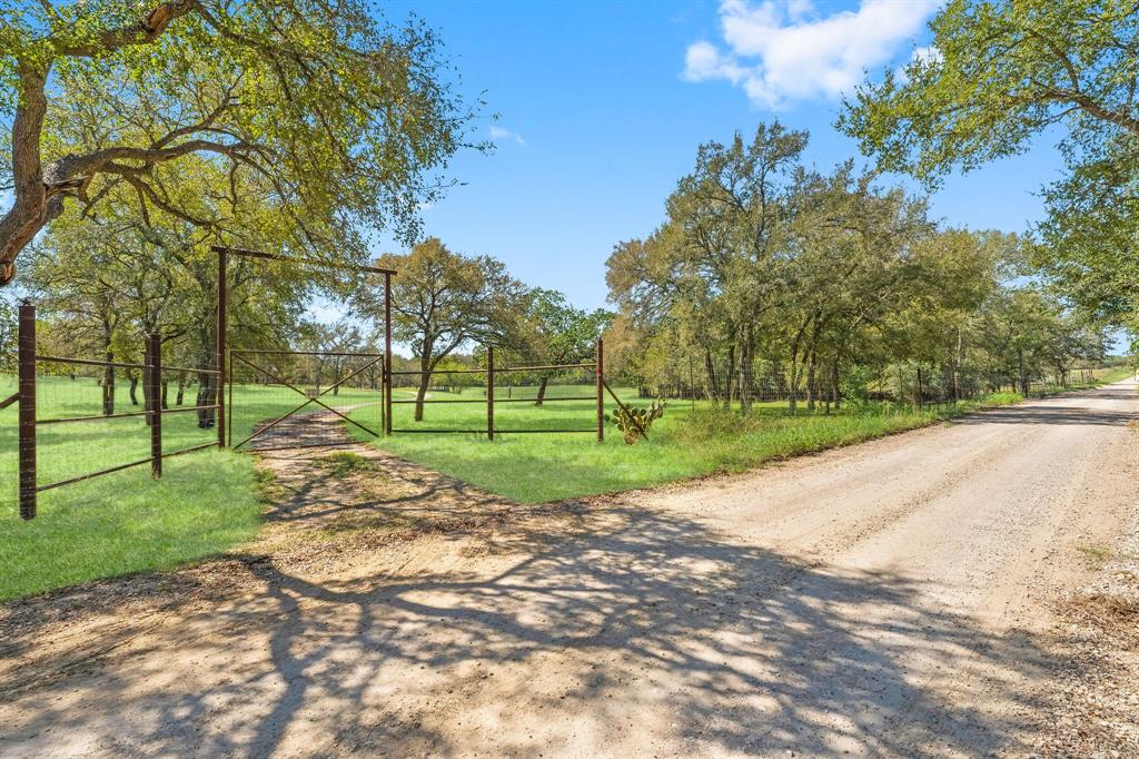 County Rd 407, Gonzales, Texas image 3