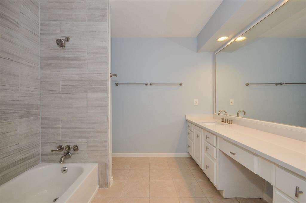 2702 Quail Creek Drive, Missouri City, Texas image 21