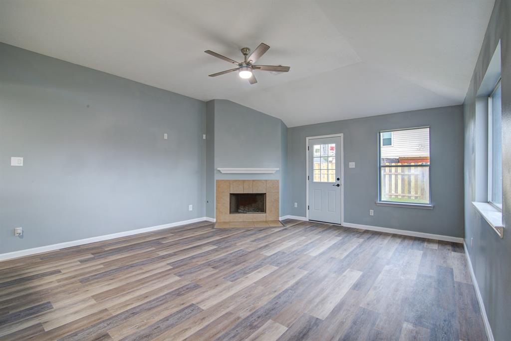 852 Grassy Knoll Trail, La Marque, Texas image 14
