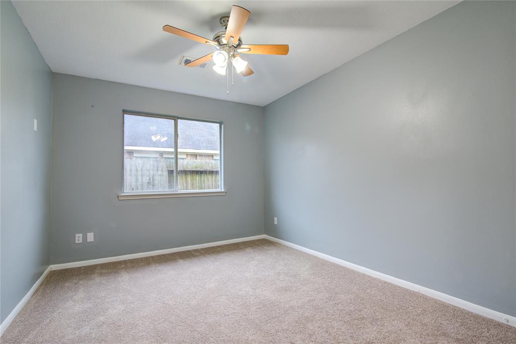 852 Grassy Knoll Trail, La Marque, Texas image 19