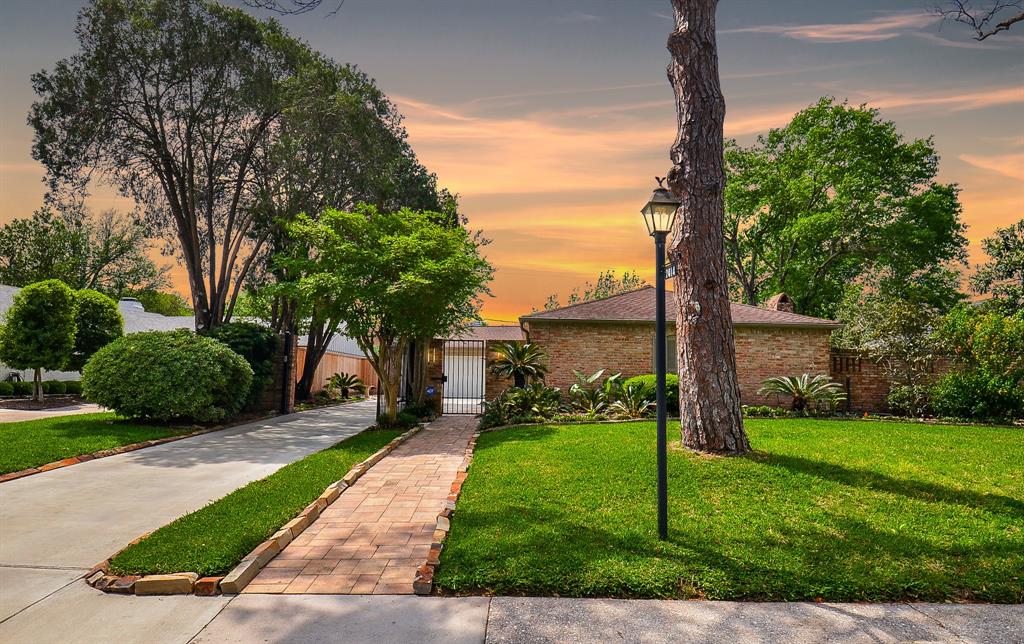 2414 Briarbrook Drive
