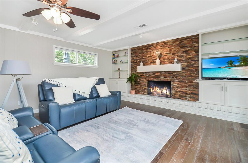 2414 Briarbrook Drive