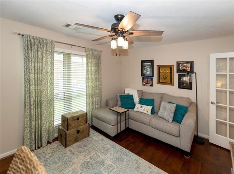 A home in League City
