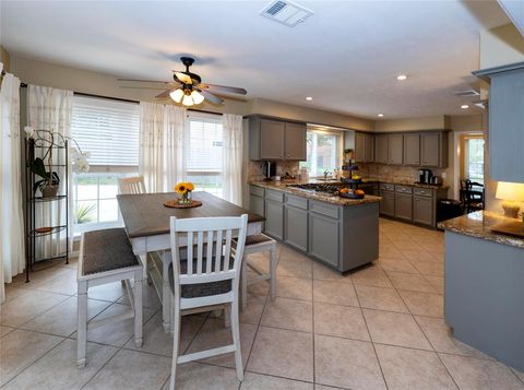 A home in League City