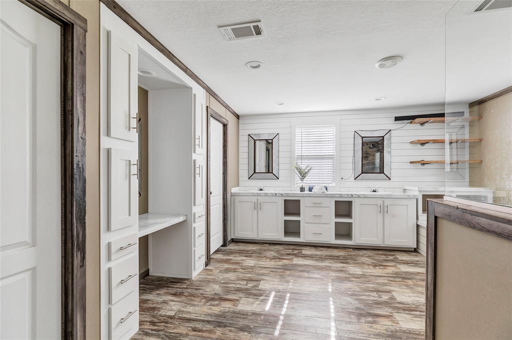297 County Road 3792, Cleveland, Texas image 17