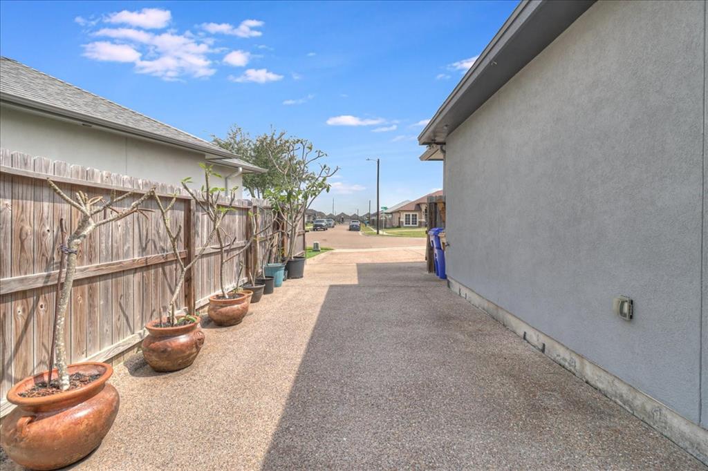 8105 Denali Drive, Corpus Christi, Texas image 38