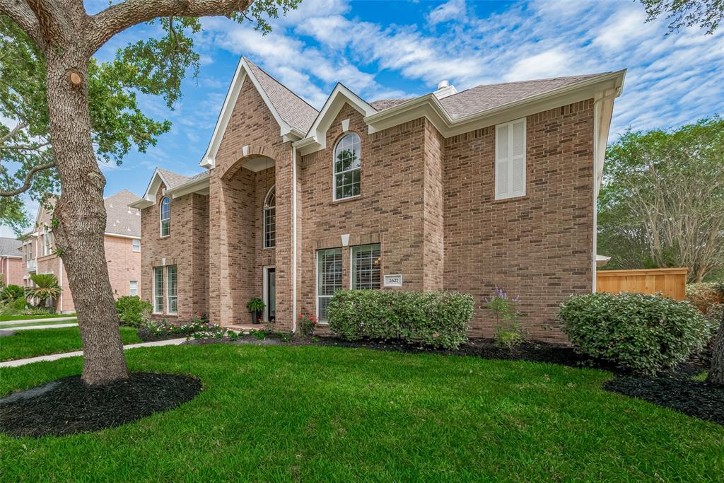 2627 Rosemary Court, Pearland, Texas image 3