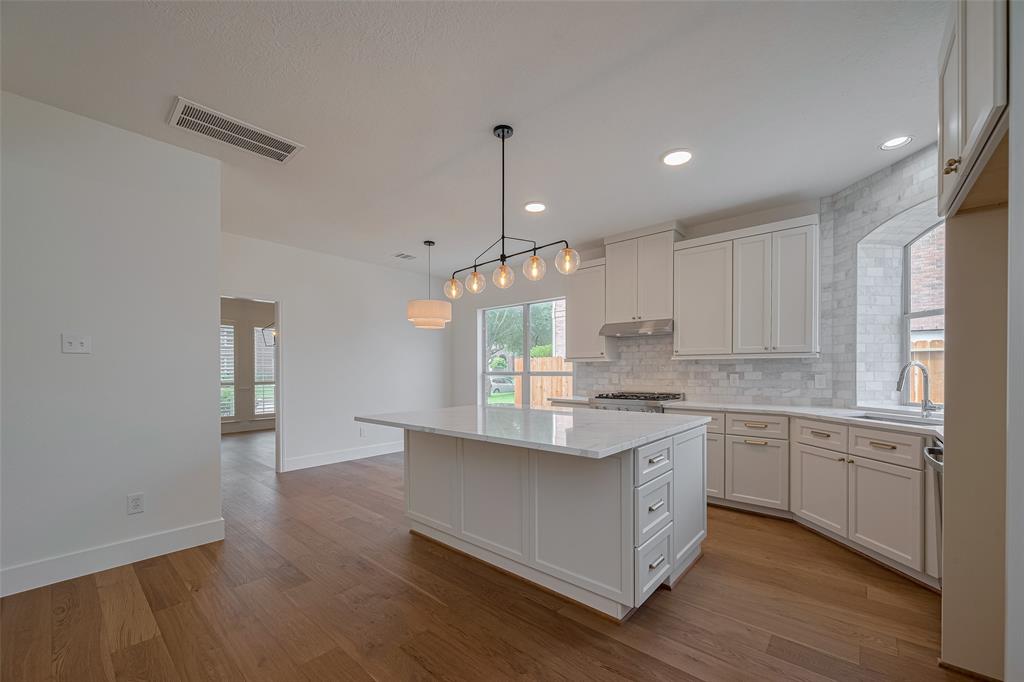 2627 Rosemary Court, Pearland, Texas image 18