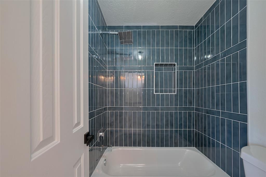 2627 Rosemary Court, Pearland, Texas image 30