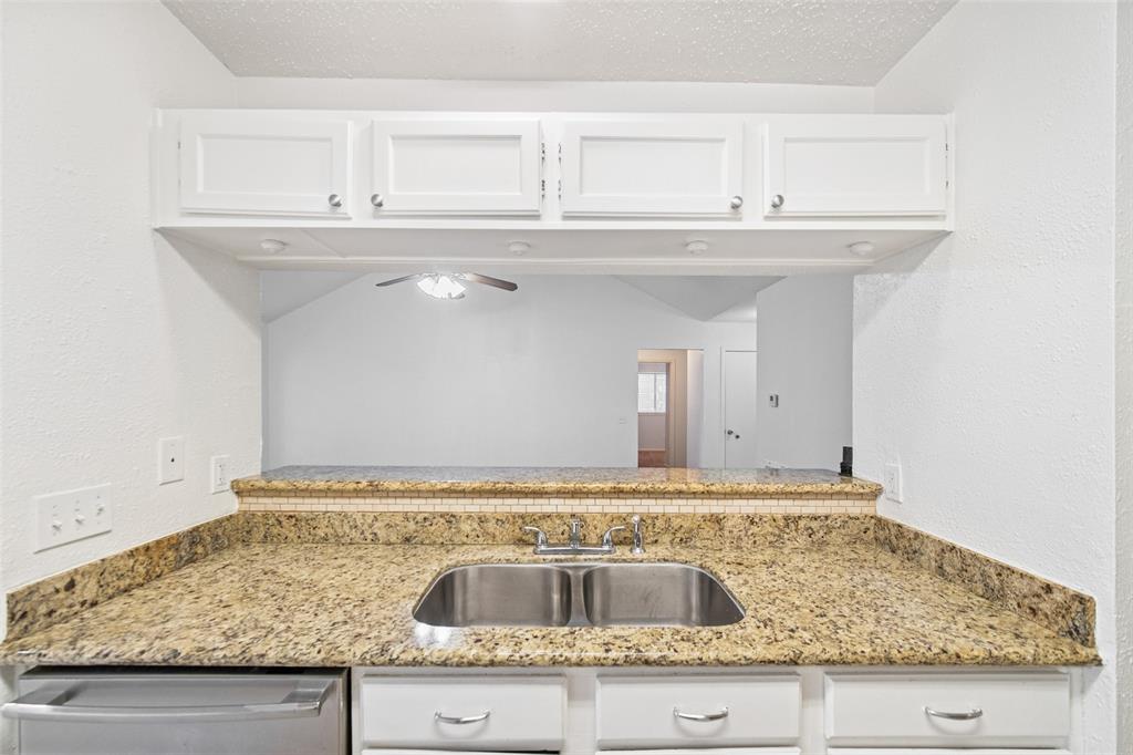 9626 Poynes Drive, Houston, Texas image 8