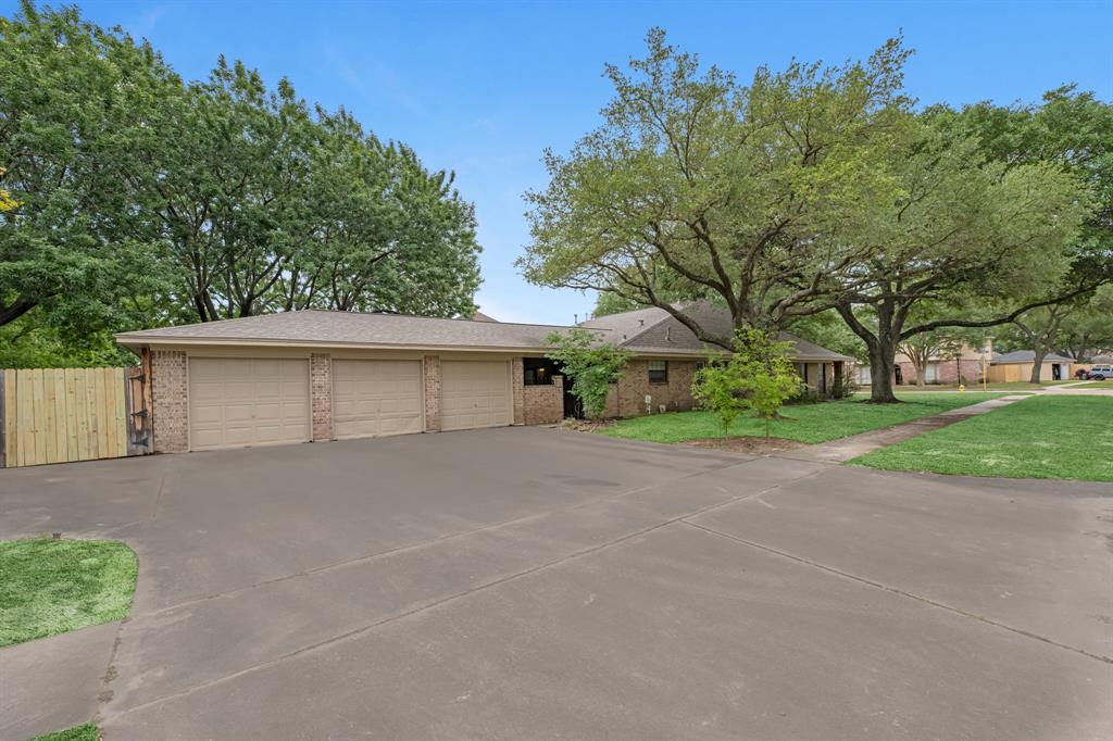 16324 Lewis Street, Jersey Village, Texas image 4
