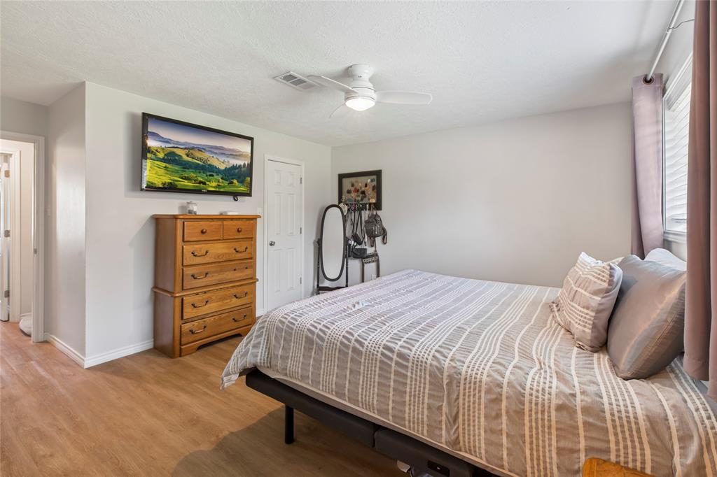 4006 Meadowwood Drive, Bryan, Texas image 16