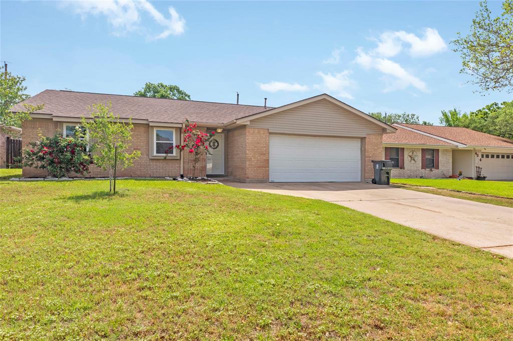 4006 Meadowwood Drive, Bryan, Texas image 11
