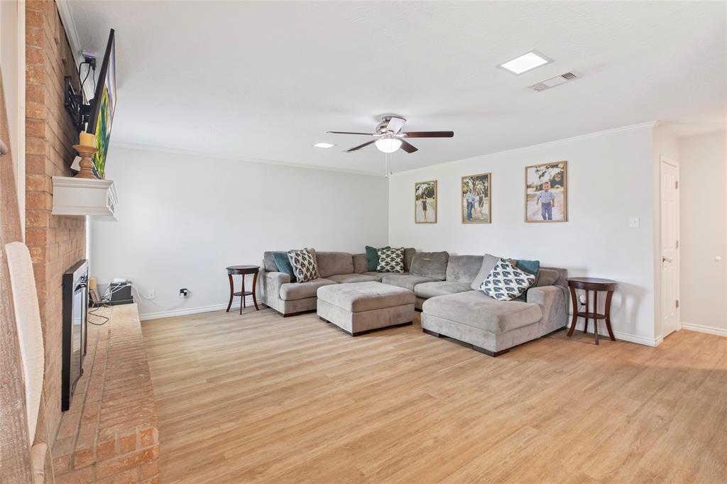 4006 Meadowwood Drive, Bryan, Texas image 13