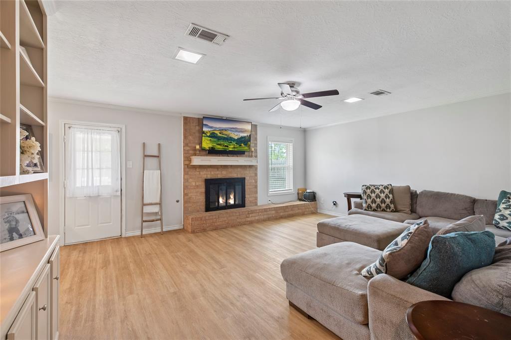 4006 Meadowwood Drive, Bryan, Texas image 10