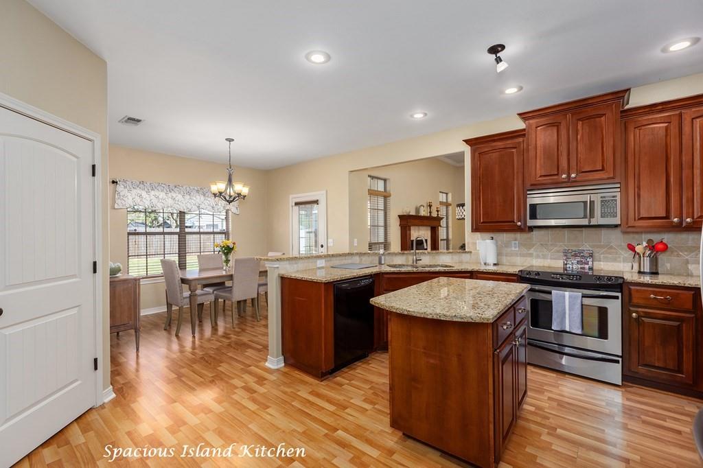 126 Westfield Loop, Lufkin, Texas image 4