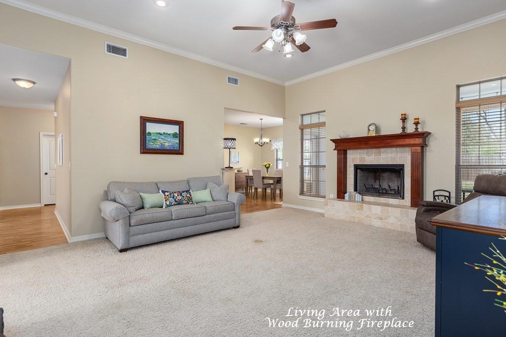 126 Westfield Loop, Lufkin, Texas image 3