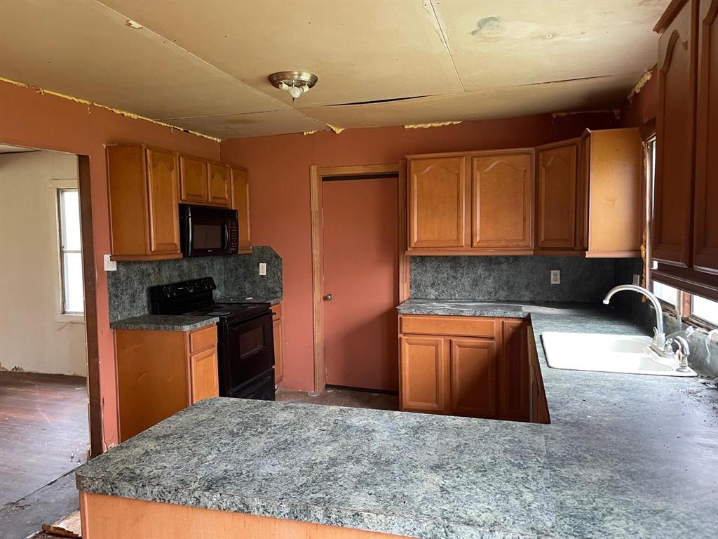 3611 Cedar Street, Damon, Texas image 6