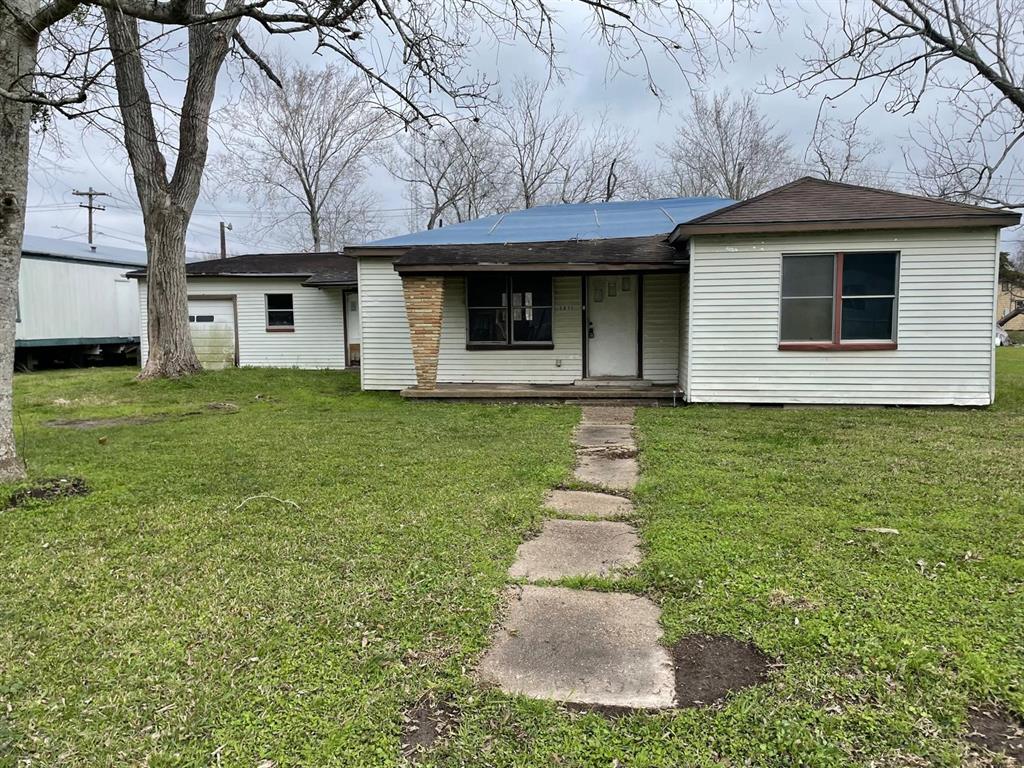 3611 Cedar Street, Damon, Texas image 1
